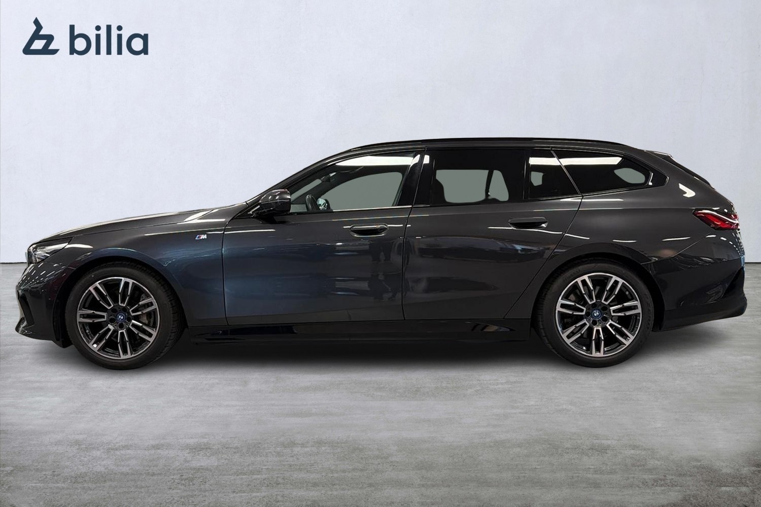 BMW i5 eDrive 40 Touring M-sport 2025, bild 3/47