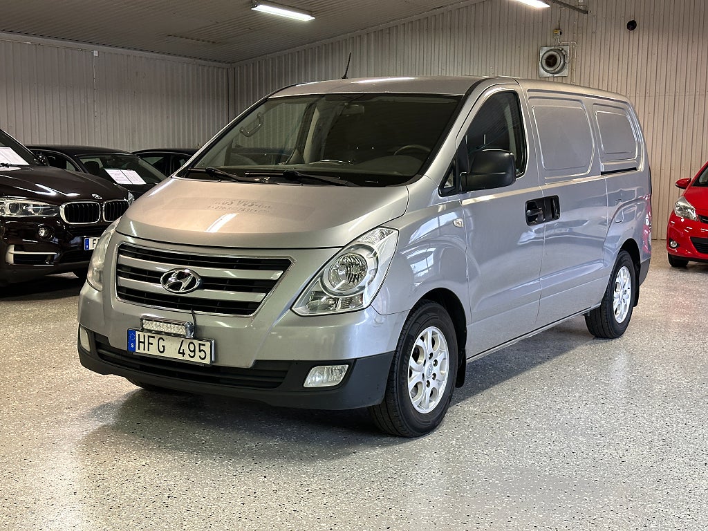 Hyundai H-1 2.5l CRDi Automat 170hk RWD S+V Däck ny-Servad