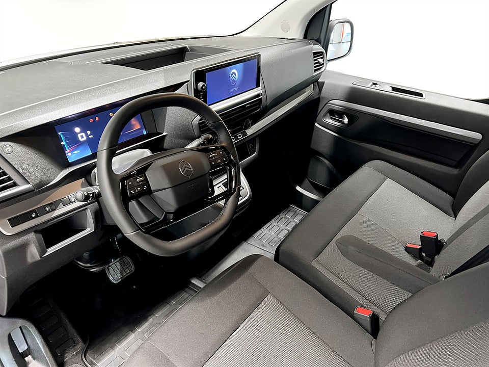 Bild på Citroën SpaceTourer Plus 2.2 BHDi 180hk Aut 9-SITS DUBBLA SKJUTDÖRRAR
