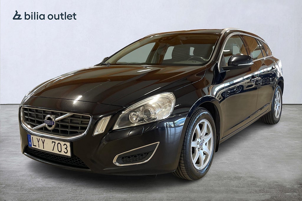 Volvo V60 DRIVe Summum Skinn / Värmare / P-Sensor / Bluetooth
