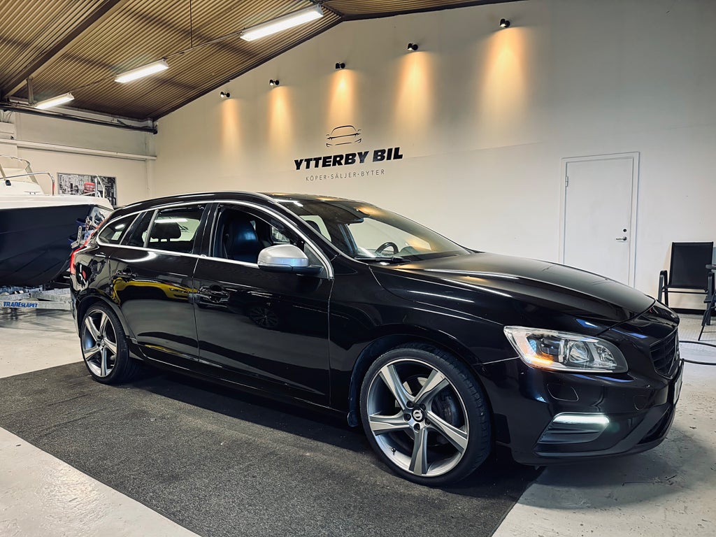 Volvo V60 D4 AWD Geartronic R-Design HIFI-Ljud SOV Hjul Drag