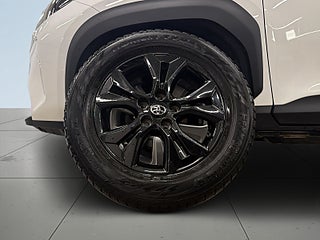 Toyota Yaris Cross Hybrid e-CVT Active S&V-Hjul/Backkamera/Rattvärme/BT – bild 14