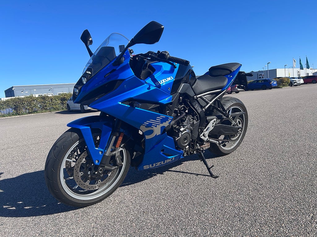 Suzuki GSX-8R 