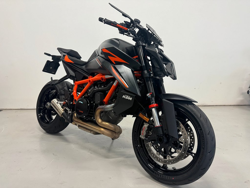 KTM 1390  SUPER DUKE R TECH PACK2024 / DOMINATOR 