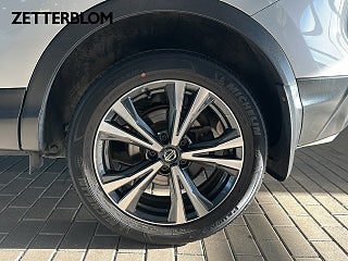 SUV Nissan Qashqai 13 av 17