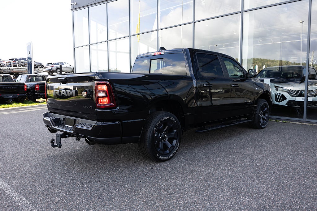 Dodge RAM 1500 5.7 HEMI V8 Night Edition 401 HK Panorama OMG LEV!