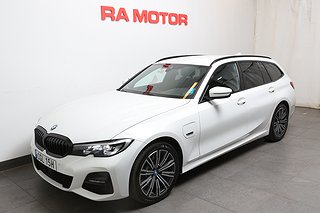 Kombi BMW 330e 1 av 25