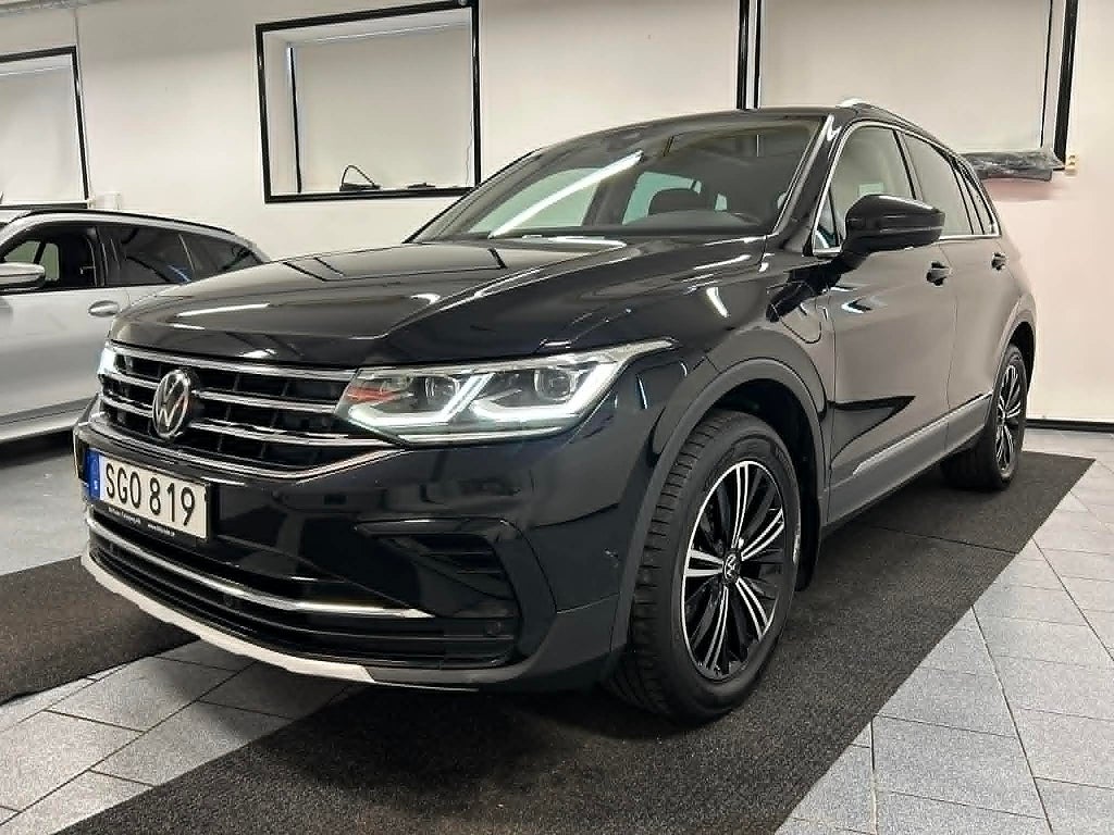 Volkswagen Tiguan eHybrid 1.4 TSI 245 hk Elegance MOMS Drag IQ Panorama