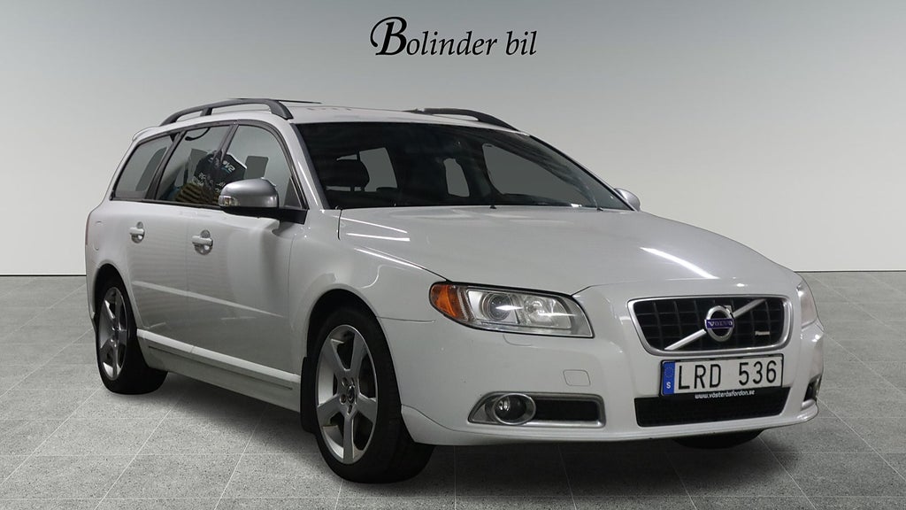 Volvo V70 T4 R-Design DRAGK HELSKINN VÄLSKÖTT KAMREM BYTT HEMLEV