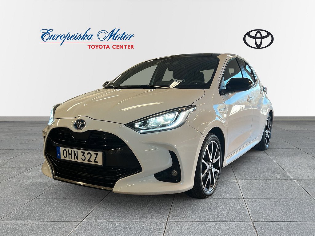 Toyota Yaris 1,5 HYBRID STYLE SKYVIEW JBL V-HJUL BACKKAMERA