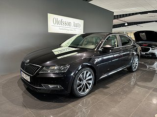 Halvkombi Skoda Superb 1 av 16