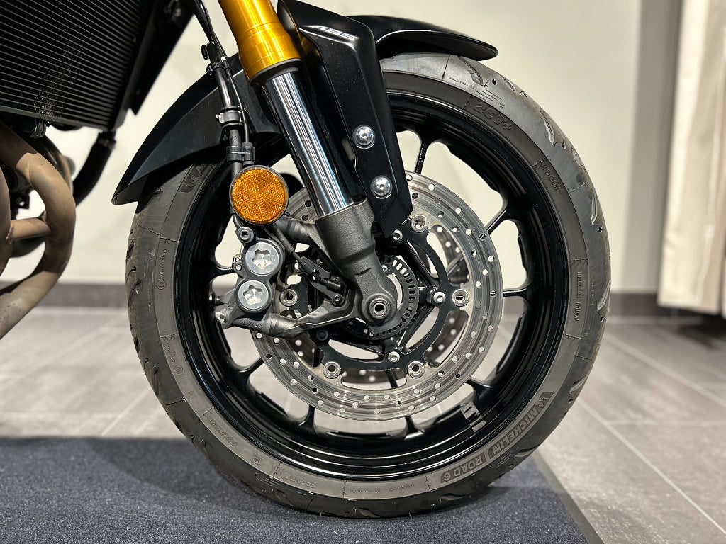 Yamaha Tracer 900 / Toppbox / Tail-tidy / Kraschpuckar