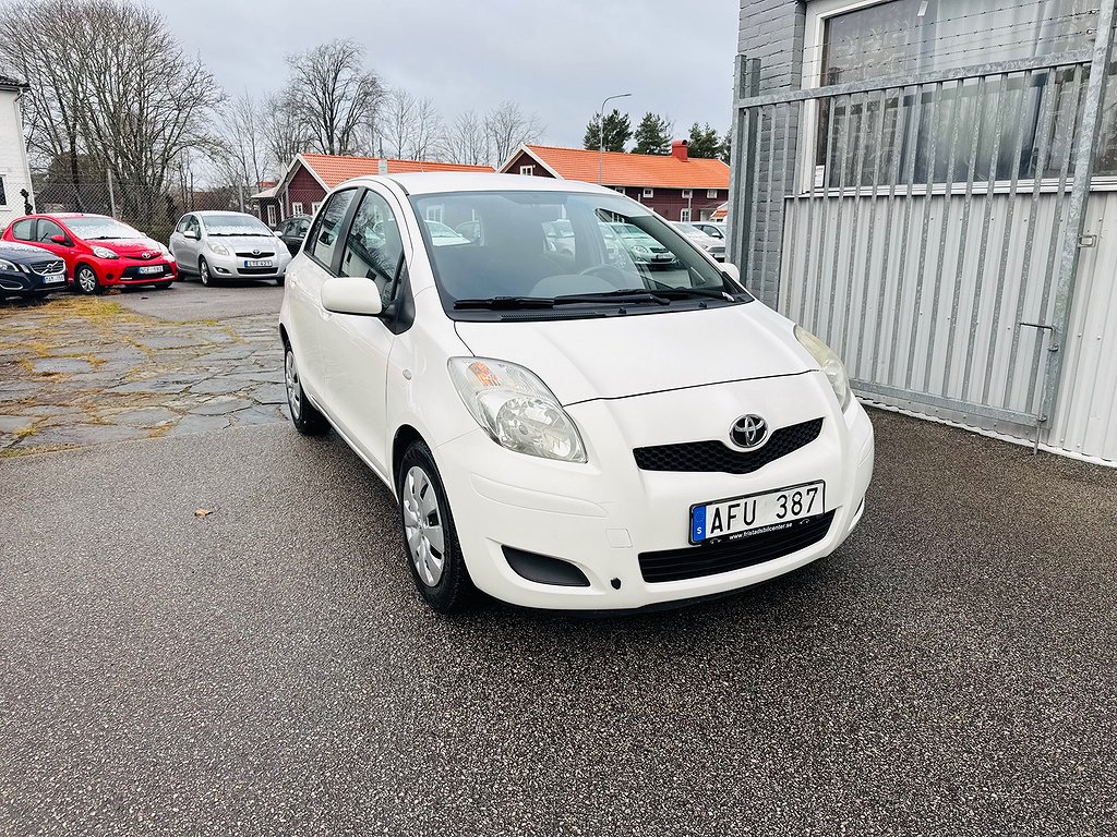 Toyota Yaris 1.33 VVT-i 100HK 5D / VÄRMARE