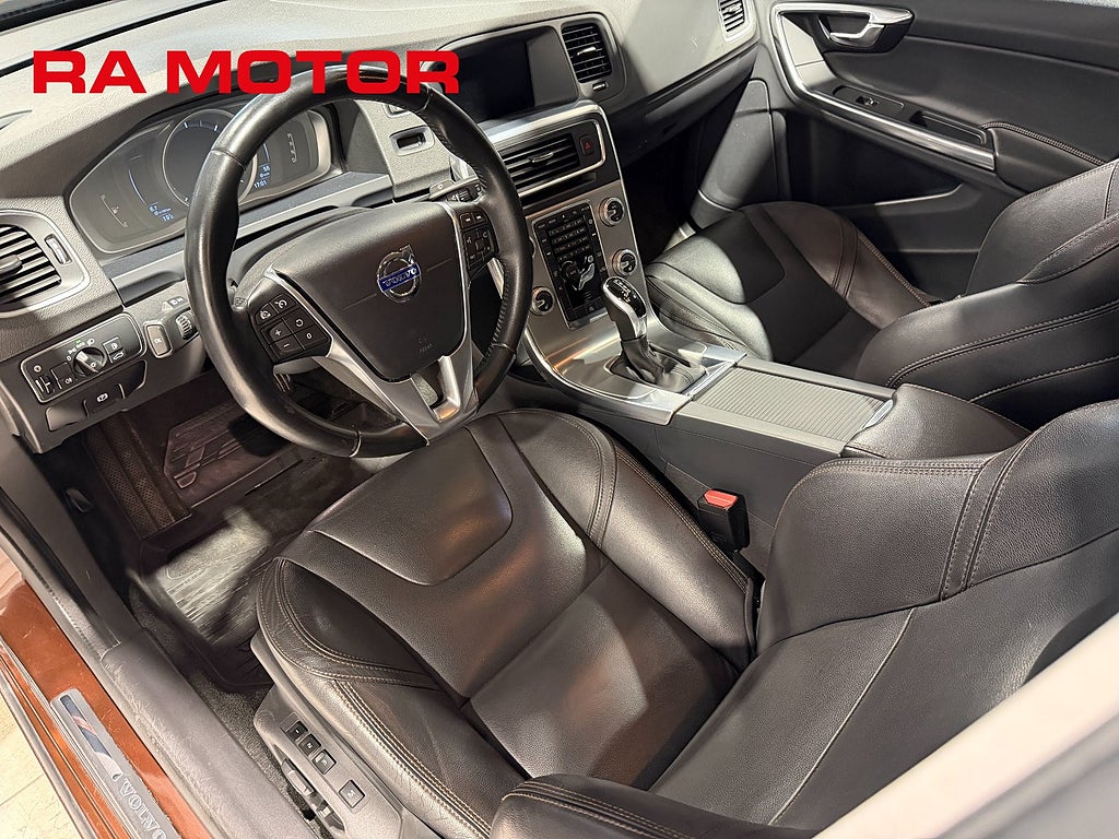 Volvo S60 Cross Country D4 190hk AWD Summum | Skinn | Värmare | Drag | 2016