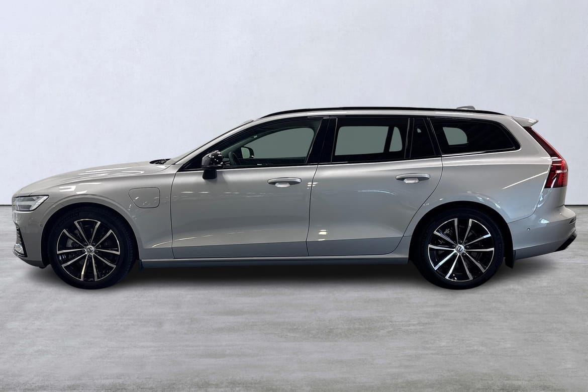 Volvo V60 T6 Plus Dark Nordic Edition 2025, bild 2/10