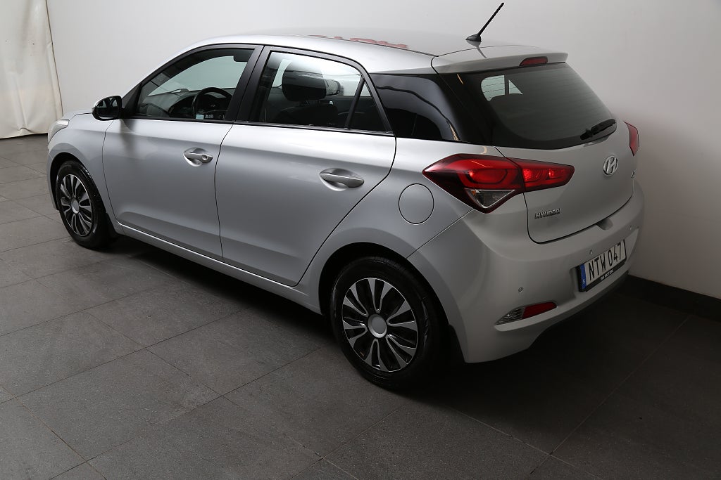 Hyundai i20 1,4 100hk Premium Automat P-sensor Bluetooth 2016