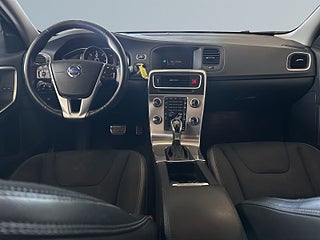 Volvo V60 D4 AWD Momentum Business S&Vhjul/Drag/Dvärm/AdaptivFart – bild 8