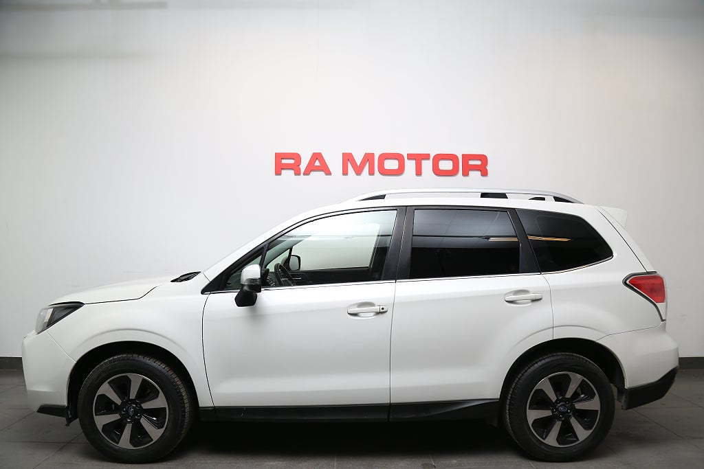 Subaru Forester 2,0i 150hk XL AWD Aut Kamera Motorv Dragkrok 2019