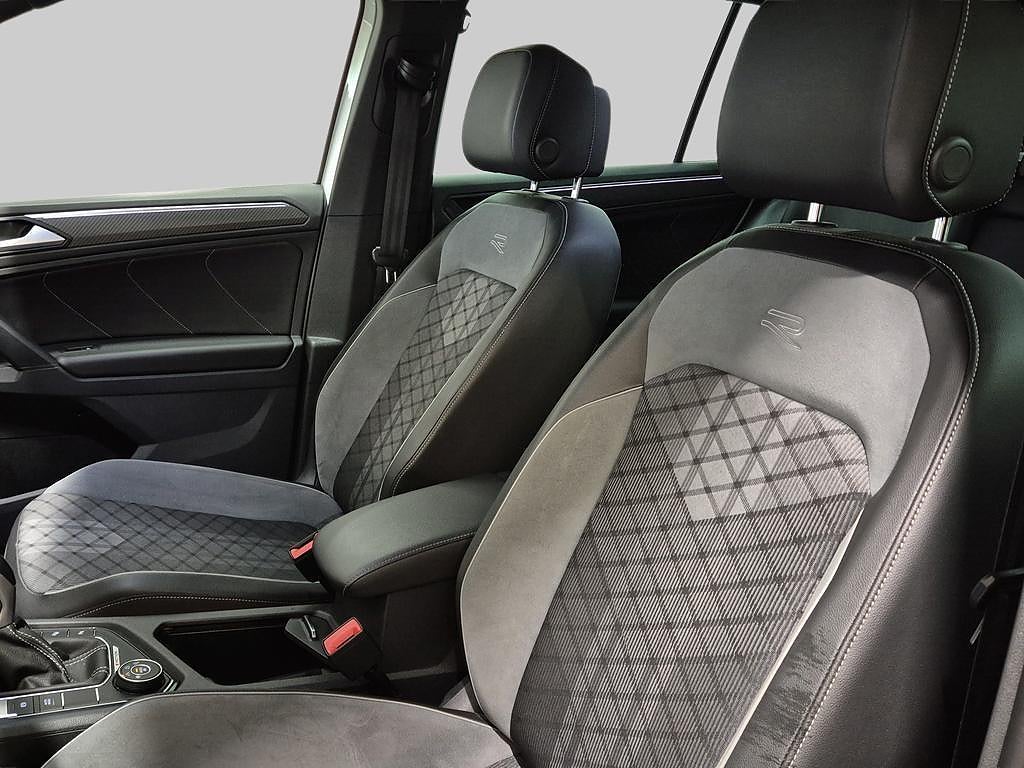 Volkswagen Tiguan R-Line TDI 200 hk DSG 4Motion Parkv Drag Vhjul