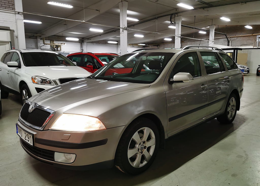 Skoda Octavia Kombi 1.6 FSI TipTronic Euro 4&Nyservad