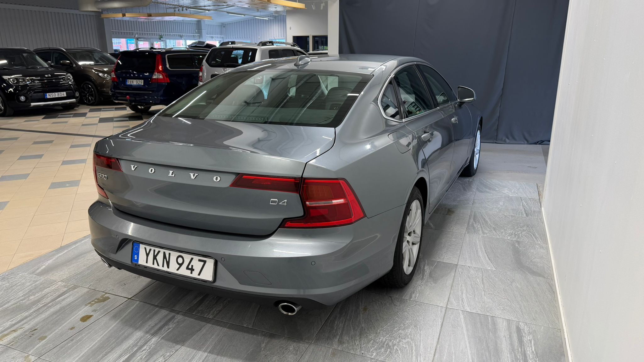 Volvo S90 D4 Kinetic 2017, bild 6/35