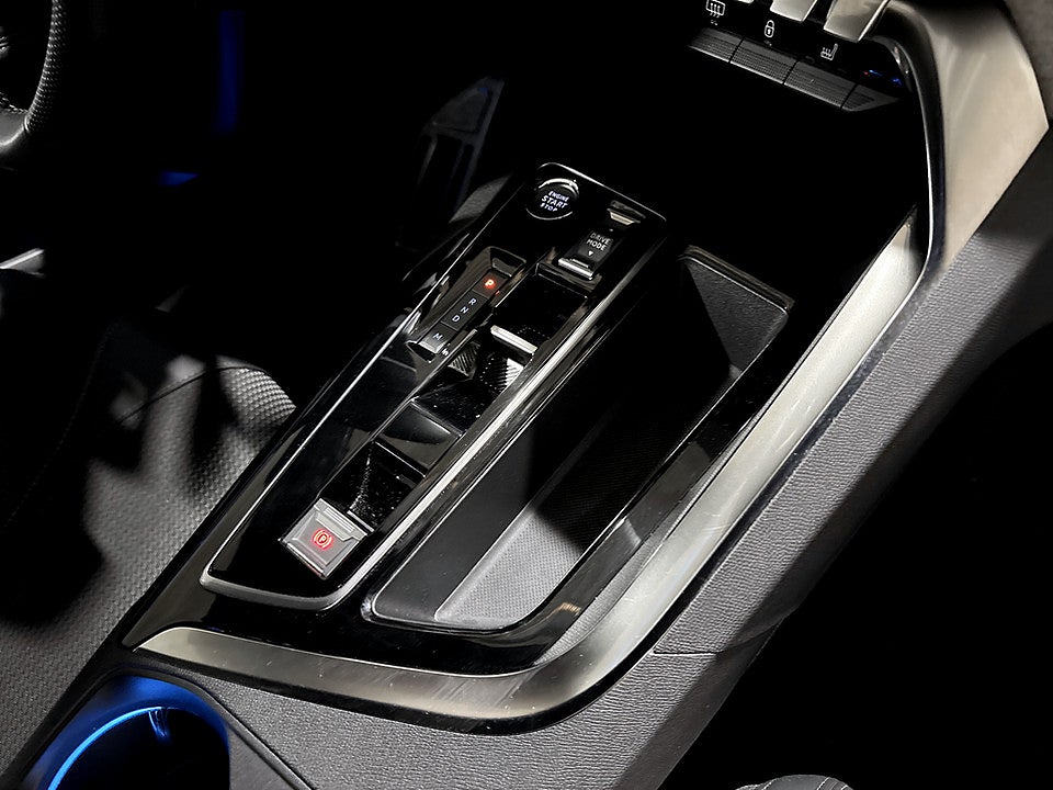 Bild på Peugeot 3008 GT Black Pack 1.2 PT 130hk Aut - B-KAMERA, CARPLAY