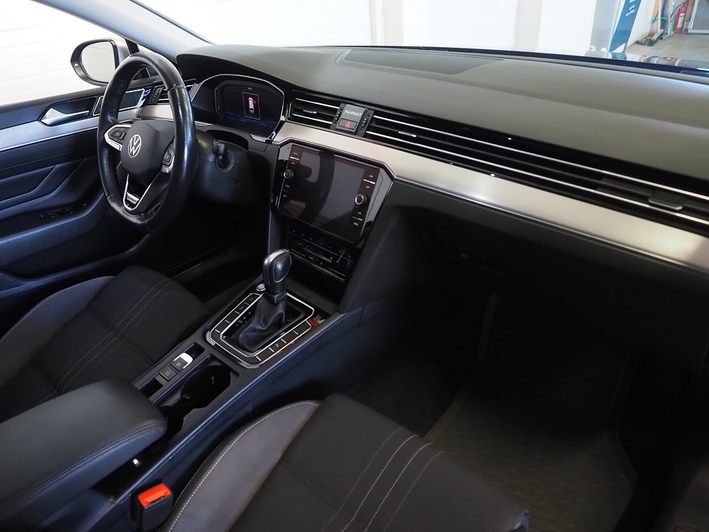 Volkswagen Passat Alltrack TDI 200hk 4Motion|Cockpit|Drag|D-värm|IQ Light| 2022