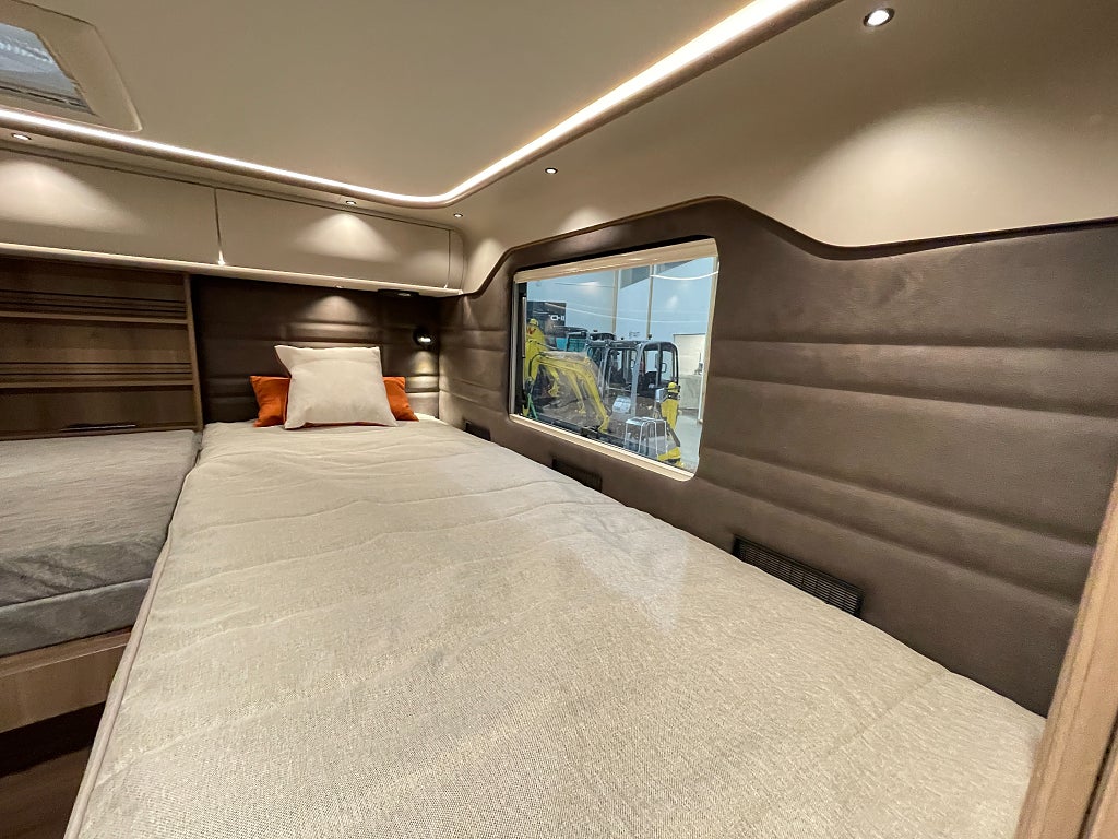 Kabe TMX 810 LGB /5 bältad/Mercedes 170hk/ALDE/Taksäng - Kabe