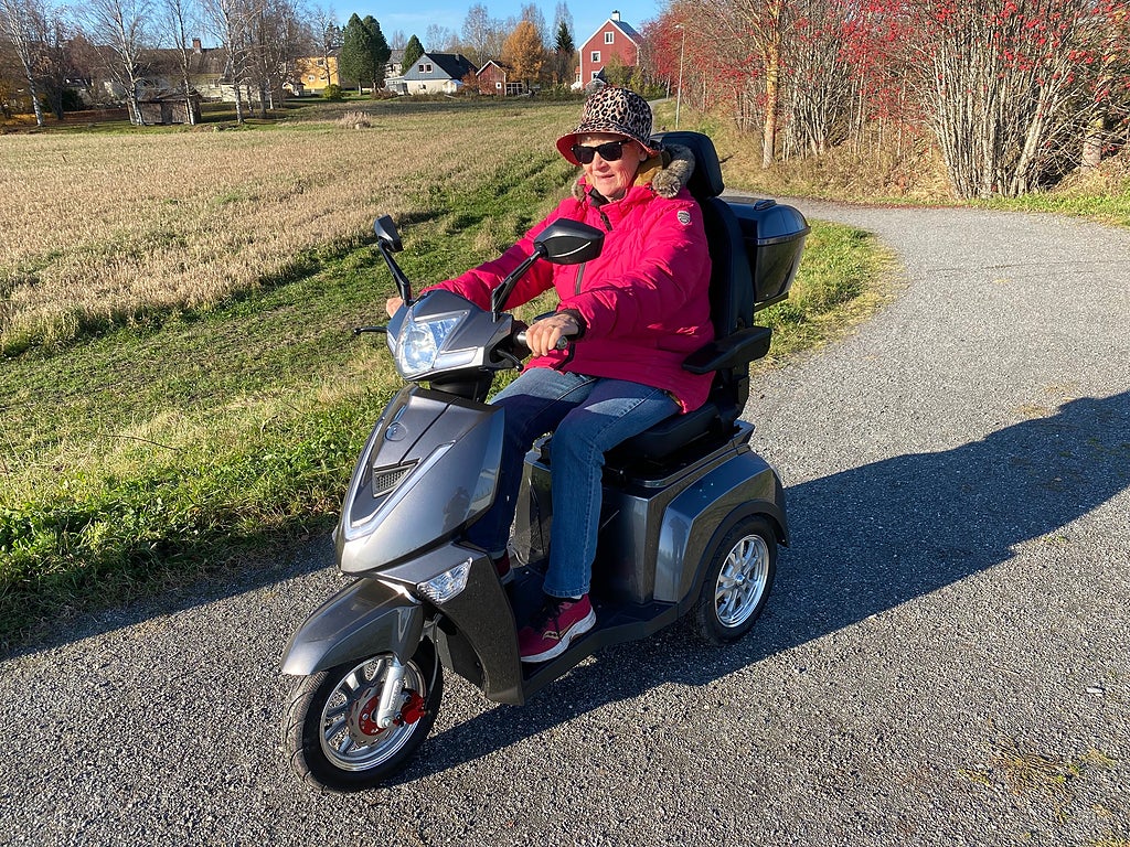 Fritidsskoter en promenadscooter från Norrlands Fritid