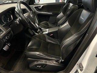 Volvo XC60 D4 AWD Automat R-Design S&V-däck/Drag/D-värm/GPS