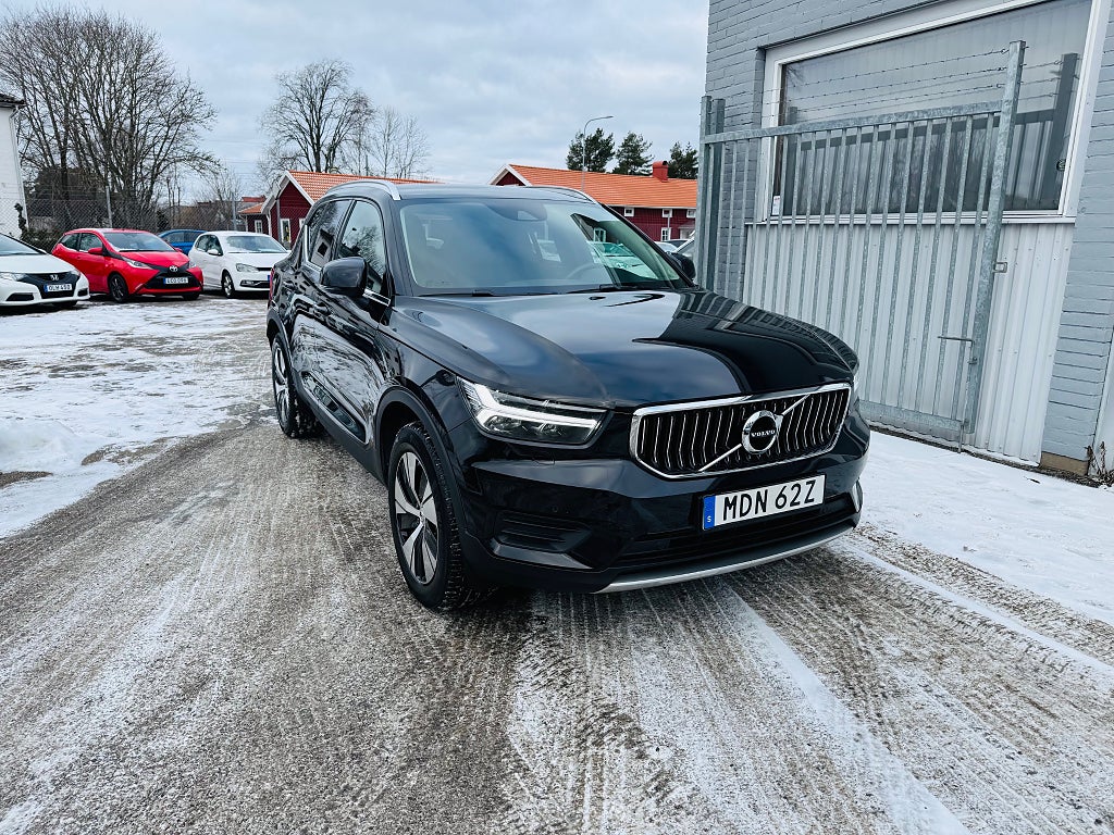 Volvo XC40 RECHARGE T4 211HK DCT / NAVI / DRAG / VÄRMARE
