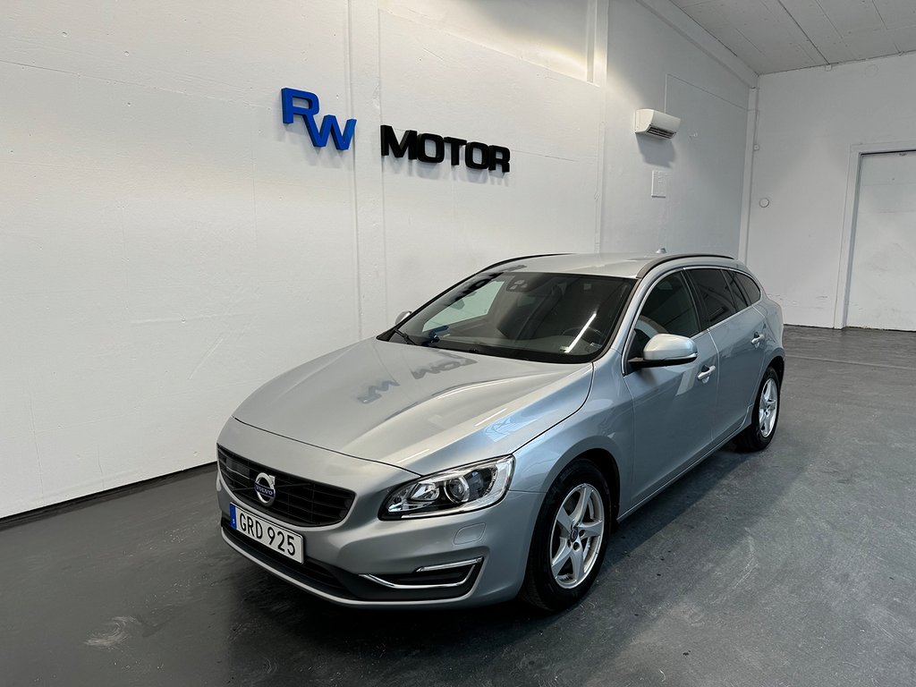 Volvo V60 D4 190hk Momentum VOC D-värmare B-kamera Navi ACC