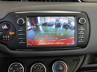 Toyota Yaris 5-dörrar 1.5 VVT-iE Active S&V-Hjul/Backkamera/Mvärm – bild 11