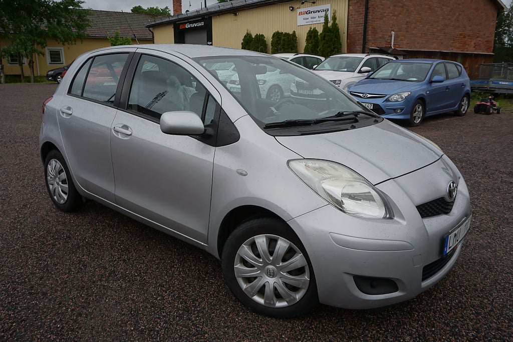 Toyota Yaris 5-dörrar 1.33 Dual VVT-i M-värmare