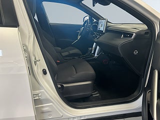 Toyota Corolla Cross Hybrid AWD-i e-CVT Drag/Kamera/M-Värmare/LED/S&V-Däck – bild 10
