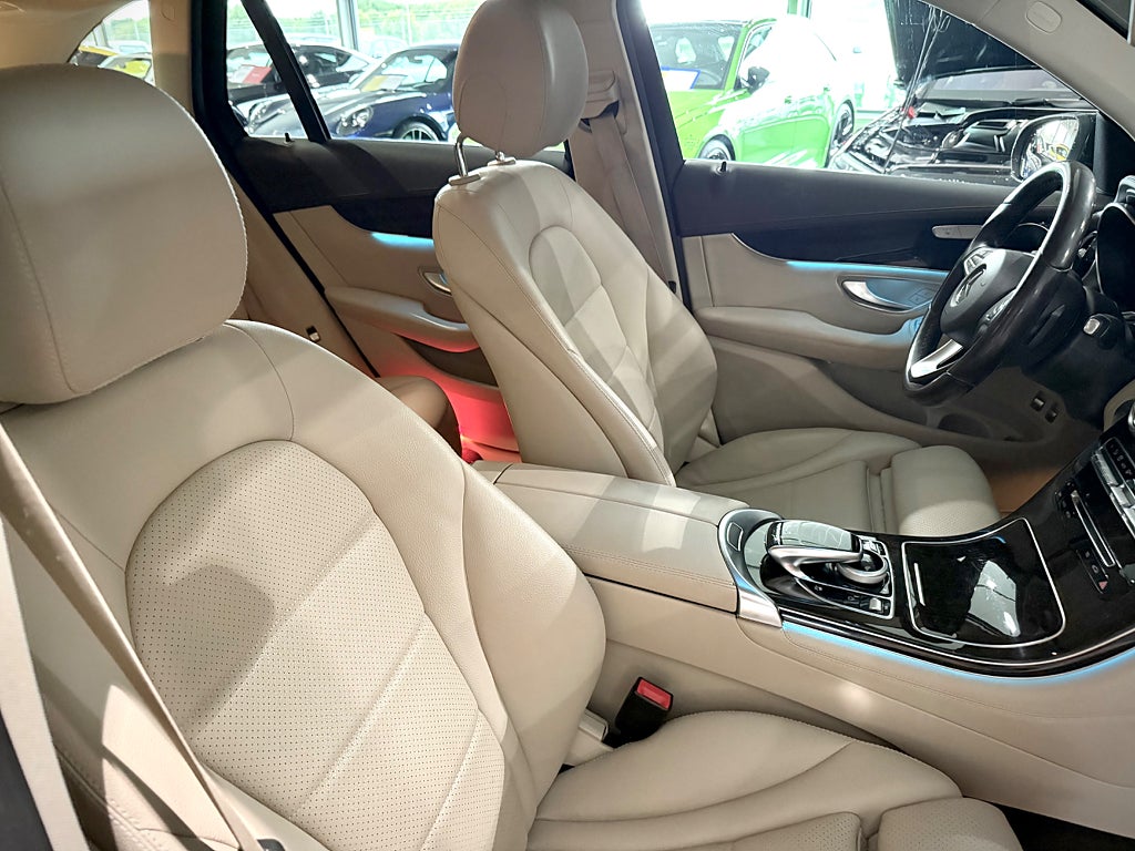 Mercedes-Benz GLC 220 d 4MATIC Exclusive Värmare Läder Drag - bild 22