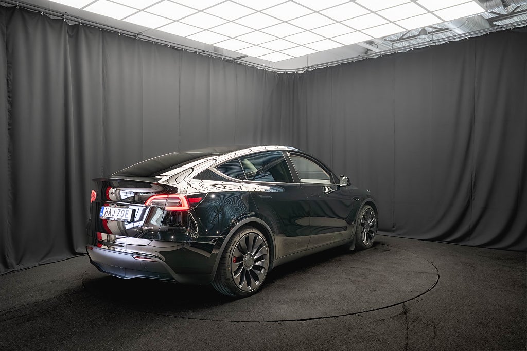 Tesla Model Y Performance PANO 21' LÄDER KAMERA 1-ÄGARE MOMS 91% SoH