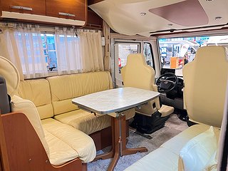 Husbil-integrerad Frankia Luxury Class 840 15 av 36