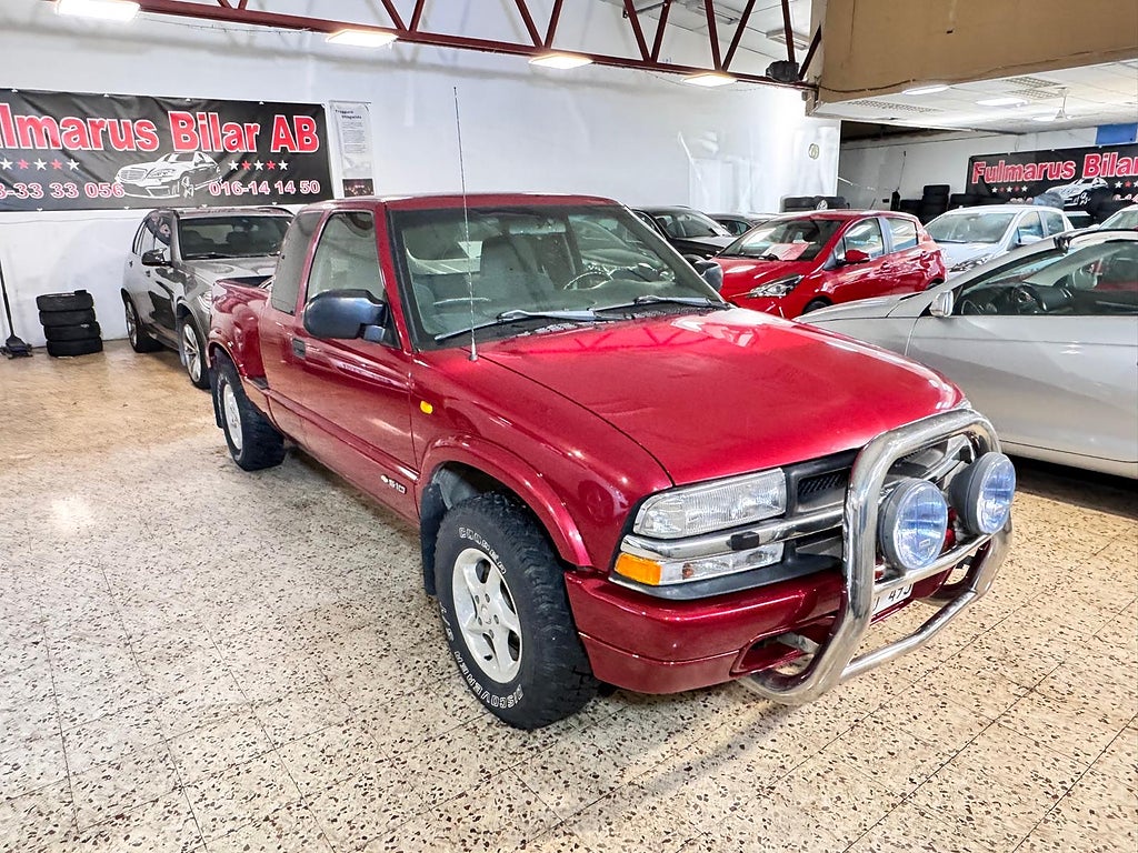 Chevrolet S-10 Extended Cab 4.3 V6 4WD Hydra-Matic