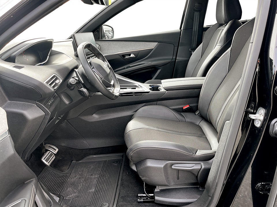 Bild på Peugeot 5008 GT 1.2 PT 130hk Aut 7-SITS B-KAMERA 