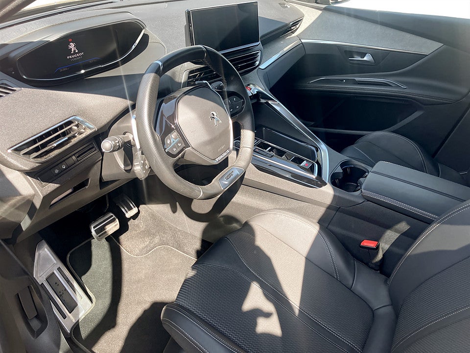 Bild på Peugeot 3008 GT 1.2 PT 130hk Aut B-KAMERA CARPLAY