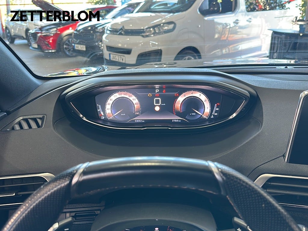SUV Peugeot 3008 11 av 17