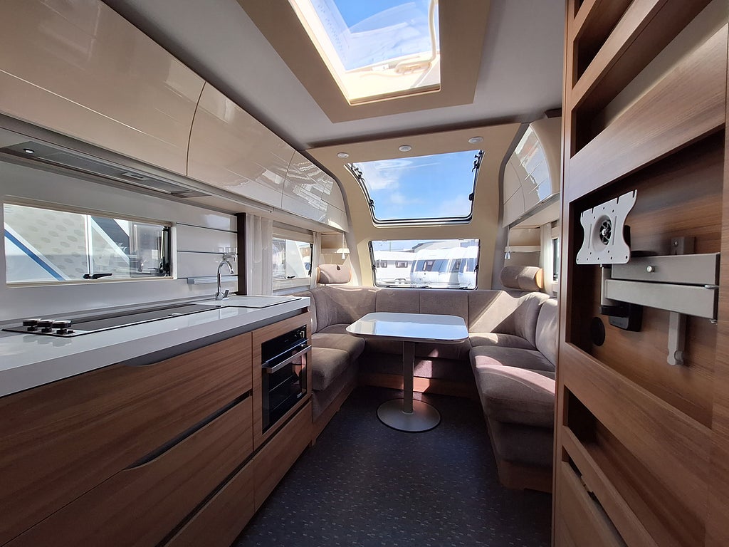 Adria Alpina 663 UK Barnkammare: 3 Bäddar