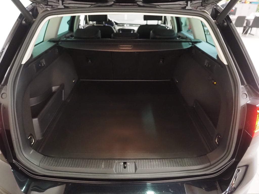 Volkswagen Passat SC TDI 190hk R-Line |Drag|D-värm|Kamera|Cockpit| 2018