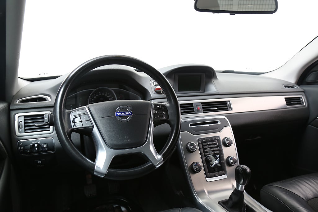 Volvo V70 II D2 S/S Momentum Nybesik Dragkrok 2014