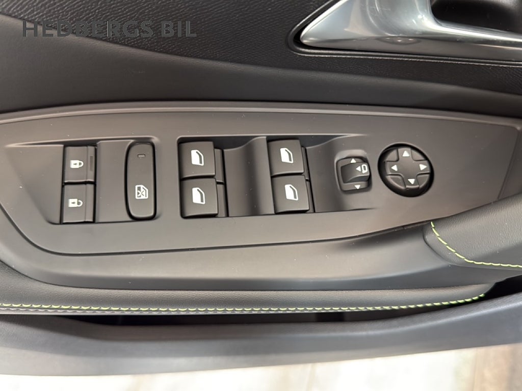 Peugeot 408 GT/Edition Hybrid 145 HK AUT thumbnail