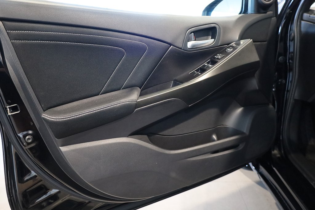 Honda Civic 1,8 i-VTEC 142HK Sport 5-D Kamera Nyservad 2015