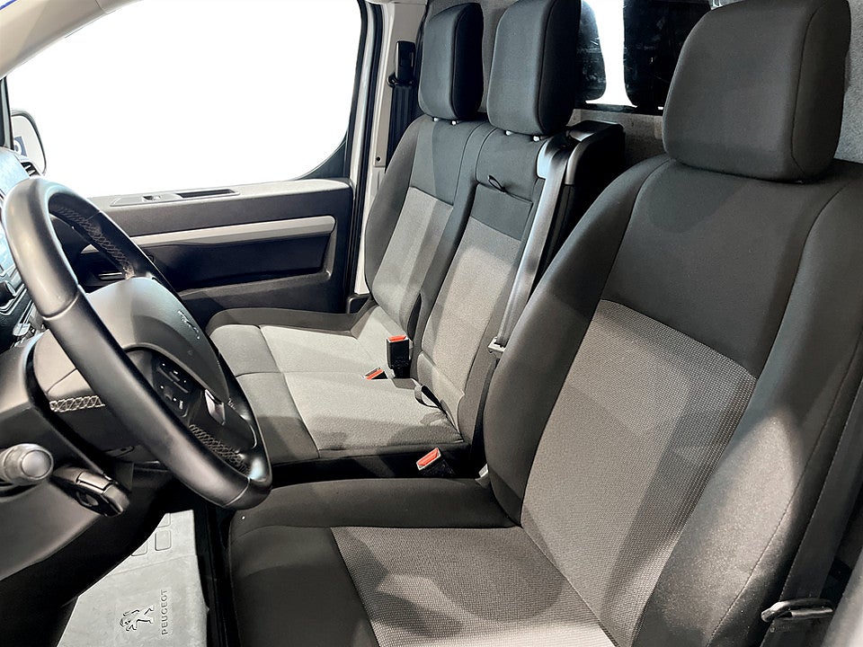 Bild på Peugeot Expert PRO+ 2,0 BHDi 145hk L2 P-SENSORER
