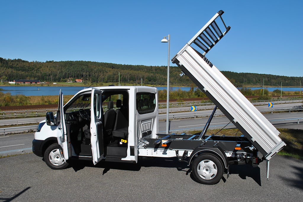 Ford Transit 7-Sits D-Hytt med 3-Vägs Tippflak 