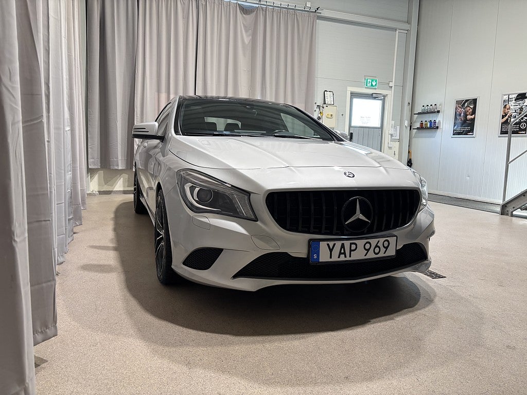 Mercedes-Benz CLA 200 7G-DCT Urban Line Bkam Pano Skinn Navi Drag Ambligh